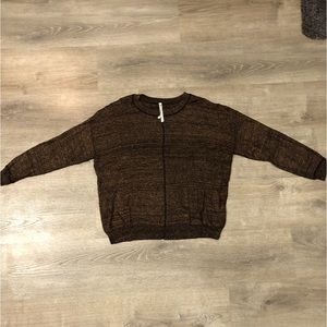 Leo & Nicole. Sweater. Crewneck. Knit. Pullover. Black/Gold. XXL.